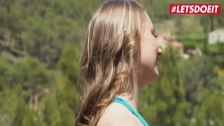 A GIRL KNOWS - Yoga Babes Mary Rock &amp; Mia Split Relax W