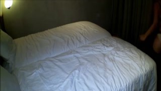 MelissaDeluxe - Hotel Schlampe laedt zur krassen Sperma