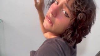 Julianapalvin - I give my new neighbor the best fuck ever in exchange for fixing her computer. I cum rich.