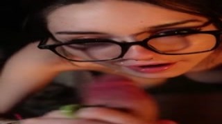 Delicious busty latina masturbating (1440)